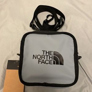 North Face Square Crossbody bag with adjustable straps